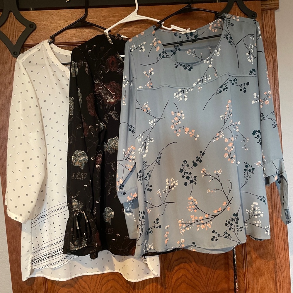 3 women’s xl blouses, flowy, full sleeve